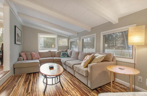 Grand Beach House | Grand Beach Belle