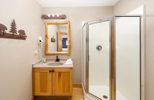 Oglesby Hotel | Grand Bear Resort at Starved Rock