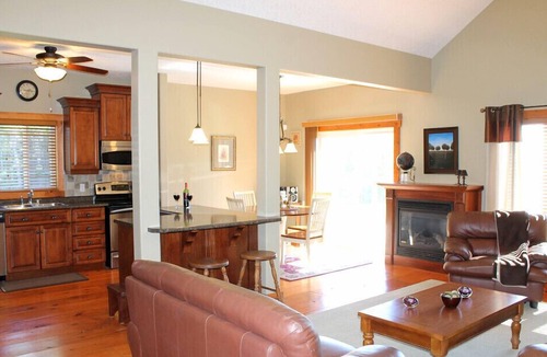 Dashwood Cottage | Grand Bend, Ontario, Canada