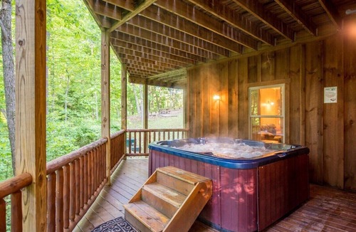 Rockbridge Cabin | Grand Bentley | Hocking Hills | Pool