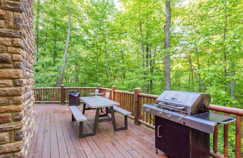 Rockbridge Cabin | Grand Bentley | Hocking Hills | Pool