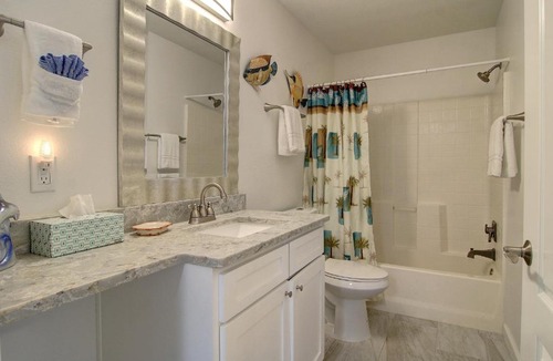 Port Aransas Apartment | Grand Caribbean 1007 Condo