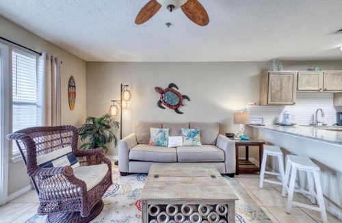 Crystal Beach House | Grand Caribbean East