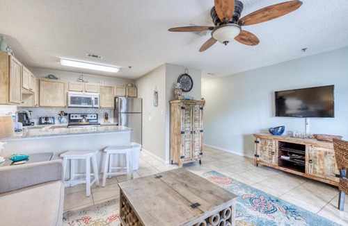 Crystal Beach House | Grand Caribbean East