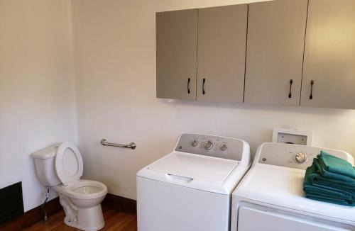 Johnson City House | Grand Central - Pet friendly 3 BR 2 Bath