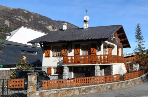 Saint-Lary-Soulan Ski Chalet | Grand Chalet St-Lary centre 13 à 15 pers