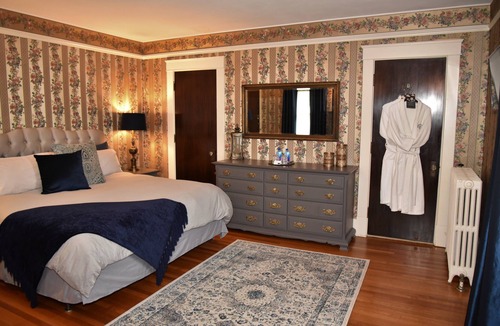 Herkimer Bed & Breakfast | Grand Colonial B&B