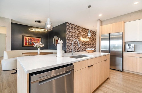 Eighth Avenue Condo | Grand Downtown Mega! 2 Condos w/Pool & Gym! Walk to Broadway! Sleeps 16+