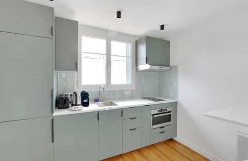 Saint-Ouen Apartment | Grand duplex climatisé 2BR - Proche Paris