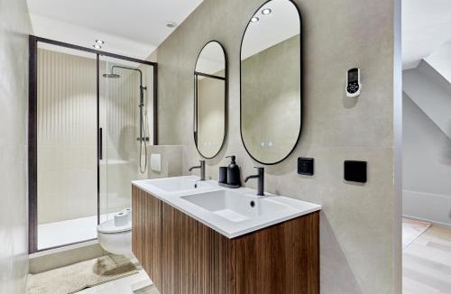 Porte-Dauphine Apartment | Grand Duplex - Arc de Triomphe