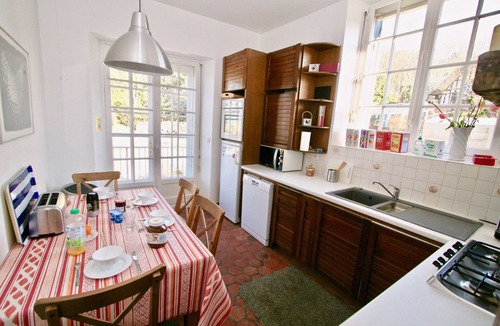 Pourville-sur-Mer Apartment | Grand Duplex *, Sea View, 5 bedrooms, linen provided, private garden