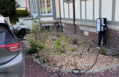 Pourville-sur-Mer Apartment | Grand Duplex *, Sea View, 5 bedrooms, linen provided, private garden