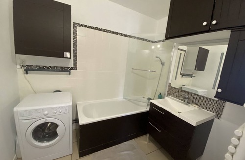 La Chapelle-Saint-Mesmin Apartment | Grand Appartement Sortie Orléans Centre