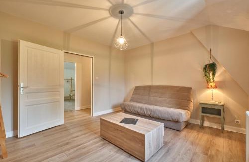 Saint-Geoire-en-Valdaine Apartment | Grand Gîte du Château de St Geoire