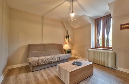 Saint-Geoire-en-Valdaine Apartment | Grand Gîte du Château de St Geoire