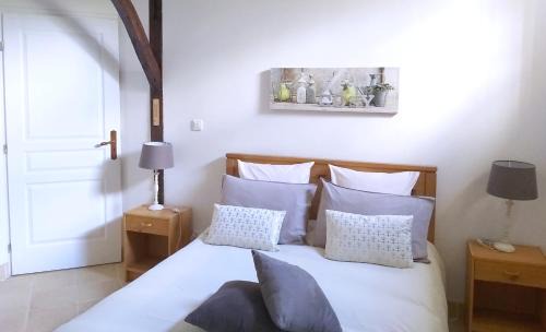Calmont House | Grand gîte 190 m2 - 3 chambres pour 6 pers avec billard, jardin et barbecue - idéal familles ou 2-3 couples - proche Canal du Midi