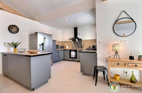 Ruoms House | Grand Gîte Augusta