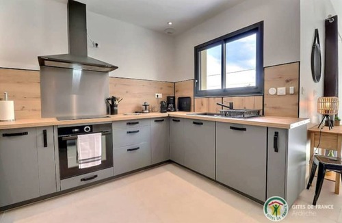 Ruoms House | Grand Gîte Augusta