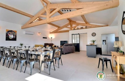 Ruoms House | Grand Gîte Augusta