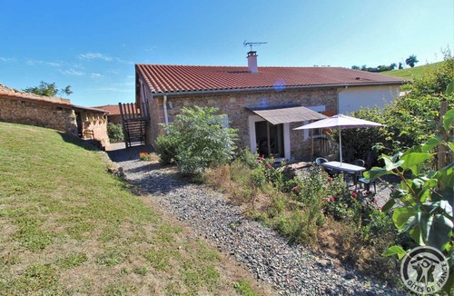 Pomeys House | Grand Gîte de L'enclos