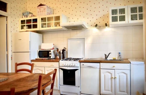 Saint-Coulomb House | Grand Gîte Familial Situé à 1,5 km des Plages