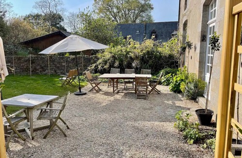Saint-Coulomb House | Grand Gîte Familial Situé à 1,5 km des Plages