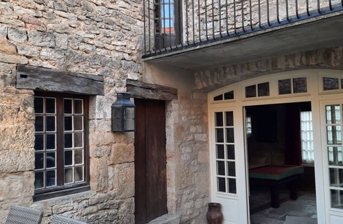 Flavigny-sur-Ozerain House | Grand Gîte de Caractère