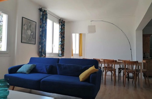 Vagnas Apartment | Grand gîte lumineux dans un joli parc arboré !