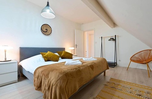 Marcq-en-Baroeul House | Grand gîte moderne à Marcq-en-Barœul, proche Lille, jardin, animaux acceptés - FR-1-510-227