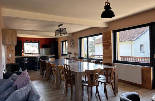 Saint-Die Apartment | Grand Gîte spacieux à SaintDiédesVosges Terrasse