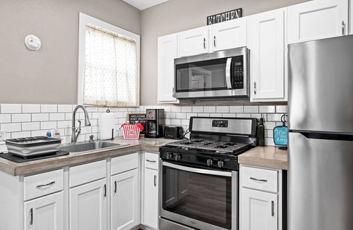 Duluth Apartment | Grand Getaways Apt. #1 in beautiful Duluth, Mn with A/C