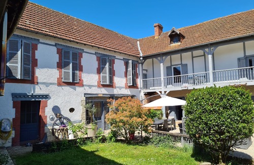 Laas House | Grand Gite des Mousquetaires Swimming pool Reception and dining room.