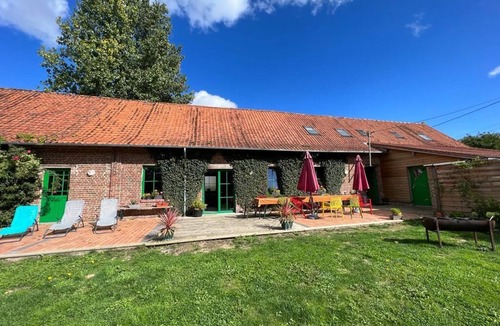 Cavron-Saint-Martin Cottage | Grand Gîte (62) with sauna & whirlpool bath -15 pers.