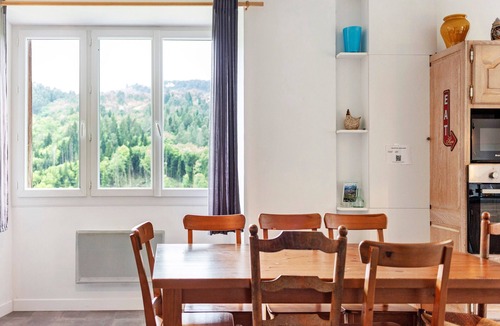 Saint-Jean-du-Gard Apartment | “Grand Gîte” with Mountain View, Shared Pool, and Wi-Fi
