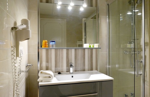 Nontron Hotel | Grand Hôtel Pélisson