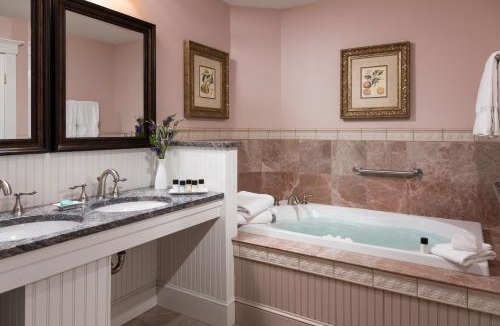 Camden Hotel | Grand Harbor Inn