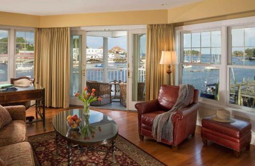 Camden Hotel | Grand Harbor Inn