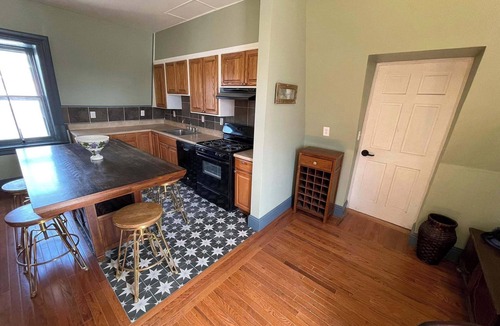 Seneca Falls Apartment | Grand Historic Downtown Apartment