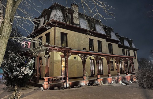 Seneca Falls Apartment | Grand Historic Downtown Apartment