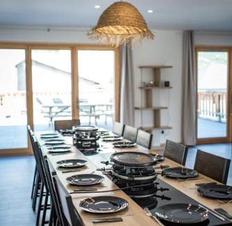 Saint-Jean-de-Maurienne Apartment | Grand Horizon Large Terrace & Mountain View