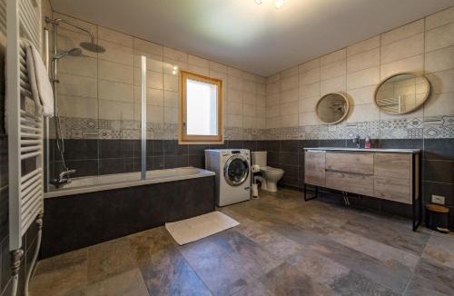 Saint-Jean-de-Maurienne Apartment | Grand Horizon Large Terrace & Mountain View