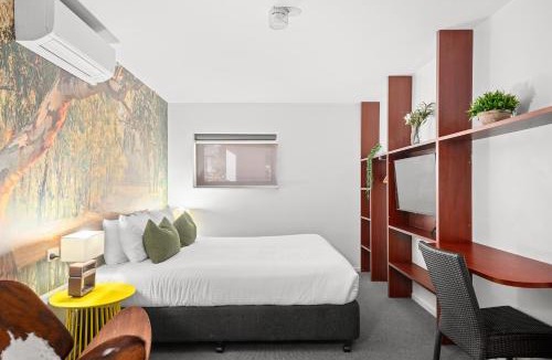 Wyong Hotel | Grand Hotel and Studios