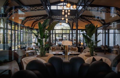 Courtoisville-Sillon-Moka Hotel | Grand Hotel de Courtoisville