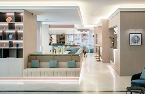 Montreux City Centre Hotel | Grand Hotel Suisse Majestic, Autograph Collection