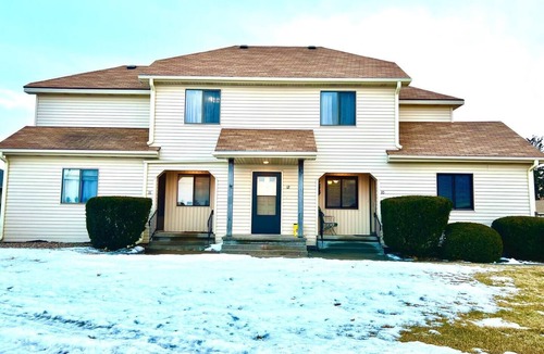 Grand Island Condo | Grand Island Northside Condo 2-bedroom w/d