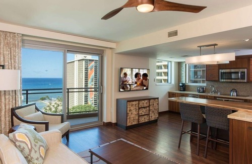 Waikiki Apartment | Grand Islander – 2 Bedroom OceanView
