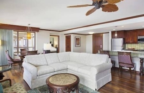 Waikiki Resort | Grand Islander HGVC Beachfront Resort & Spa, Pool!