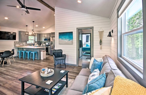 Eucha Cottage | Grand Lake Cottage w/Hot Tub in Eucha