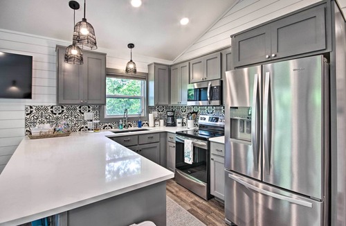 Eucha Cottage | Grand Lake Cottage w/Hot Tub in Eucha