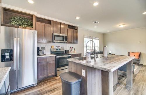 Dennis House | Grand Lake Views: Pet-Friendly Jay Getaway!